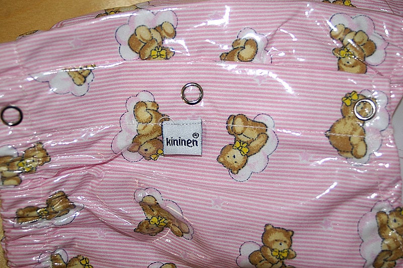 ausgefallene Inkontinenzslips aus Vinyl