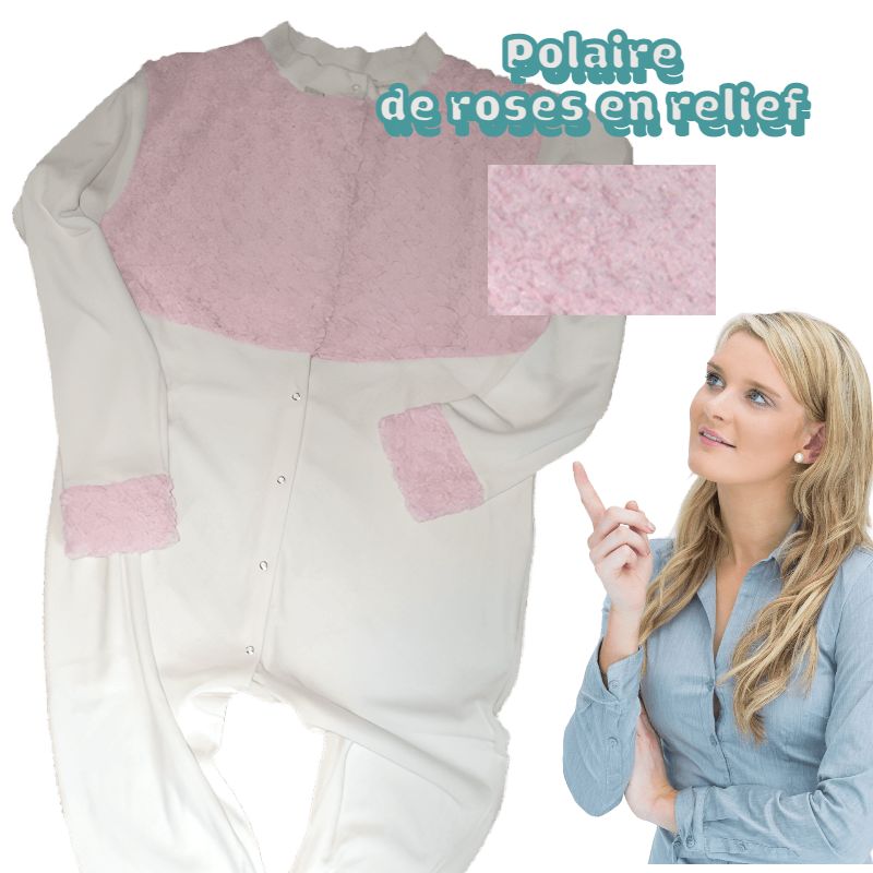 Strampler aus Samt mit geprägten Rosen