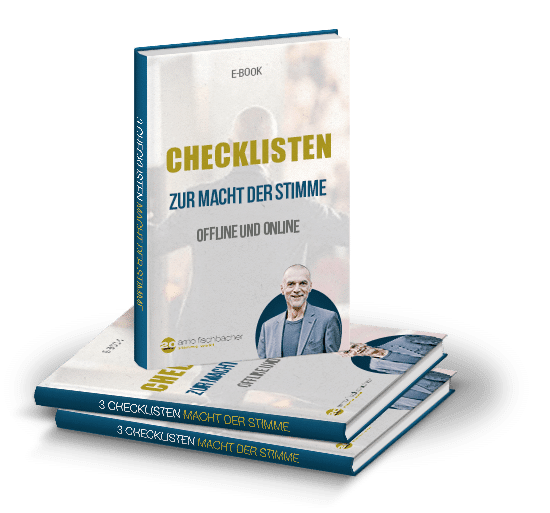 Una pila de libros titulada "LISTAS DE VERIFICACIÓN PARA EL PODER DE LA VOZ FUERA DE LÍNEA Y EN LÍNEA" con una imagen de portada de un hombre sonriente y un micrófono.