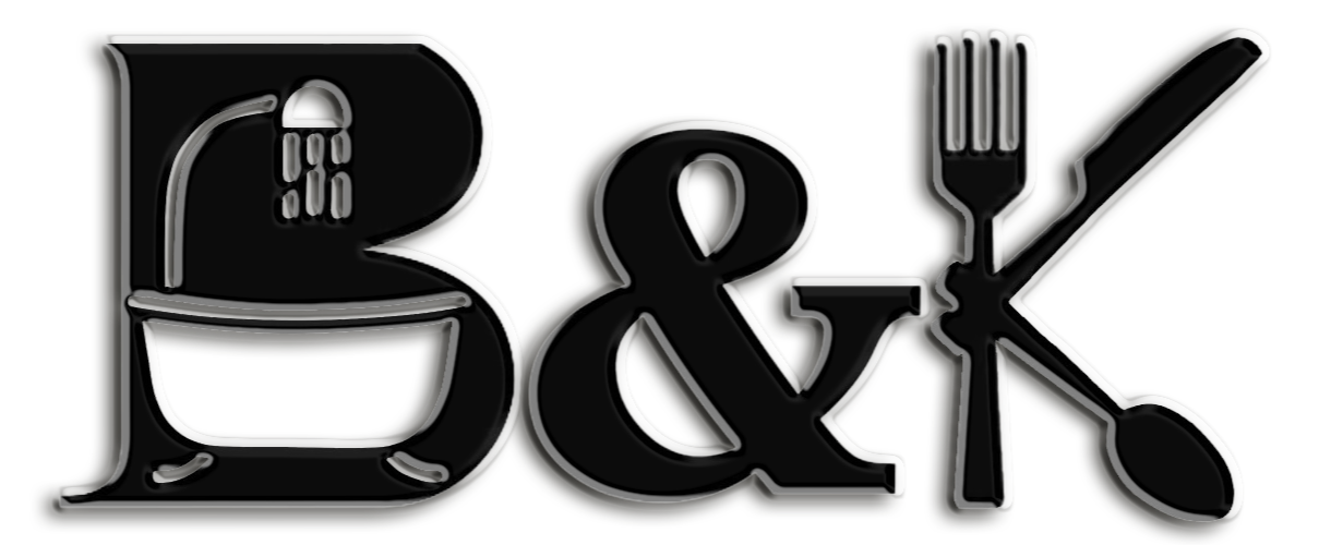Schwarz-weißes Logo mit den Buchstaben "B & K", mit einer Badewanne im Buchstaben "B" und einer Gabel und einem Löffel im Buchstaben "K", Symbol für die Küche und die Badezimmer.