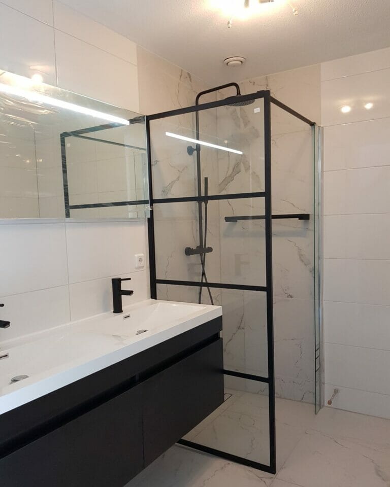 Inspiration for black and white kitchen ideas