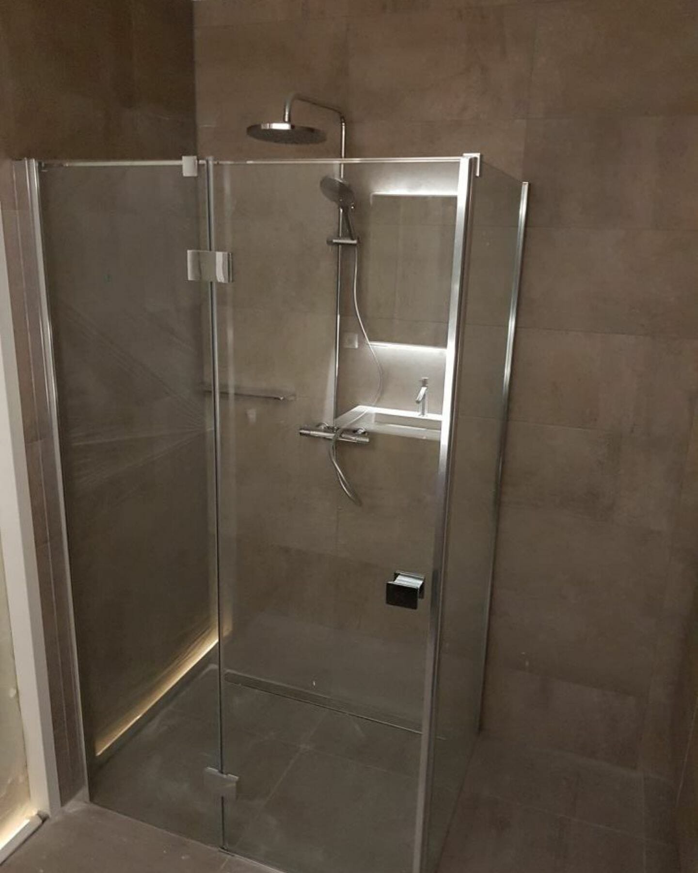 Immobilienmakler für Bad & Küche (206)