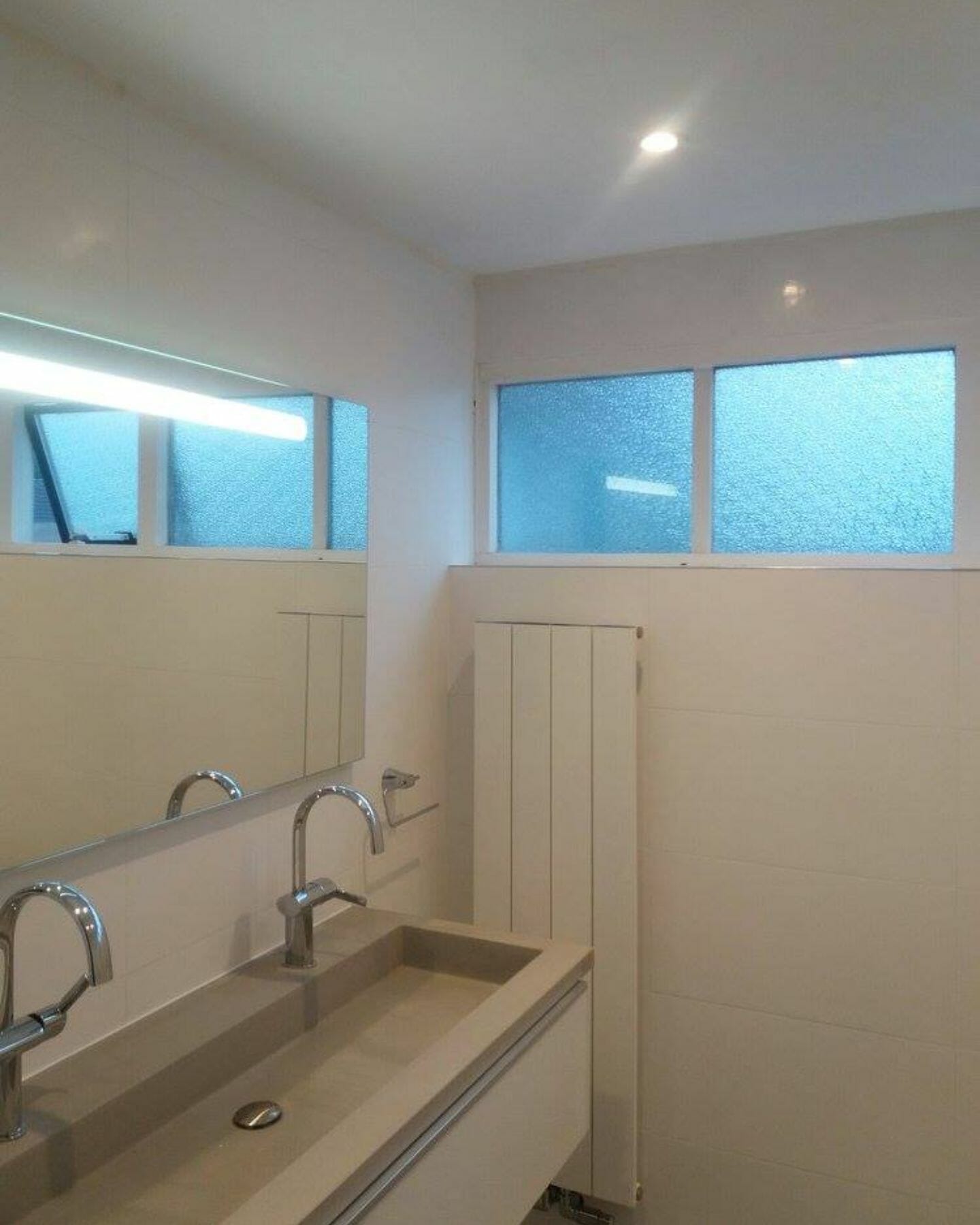 Immobilienmakler für Bad & Küche (212)