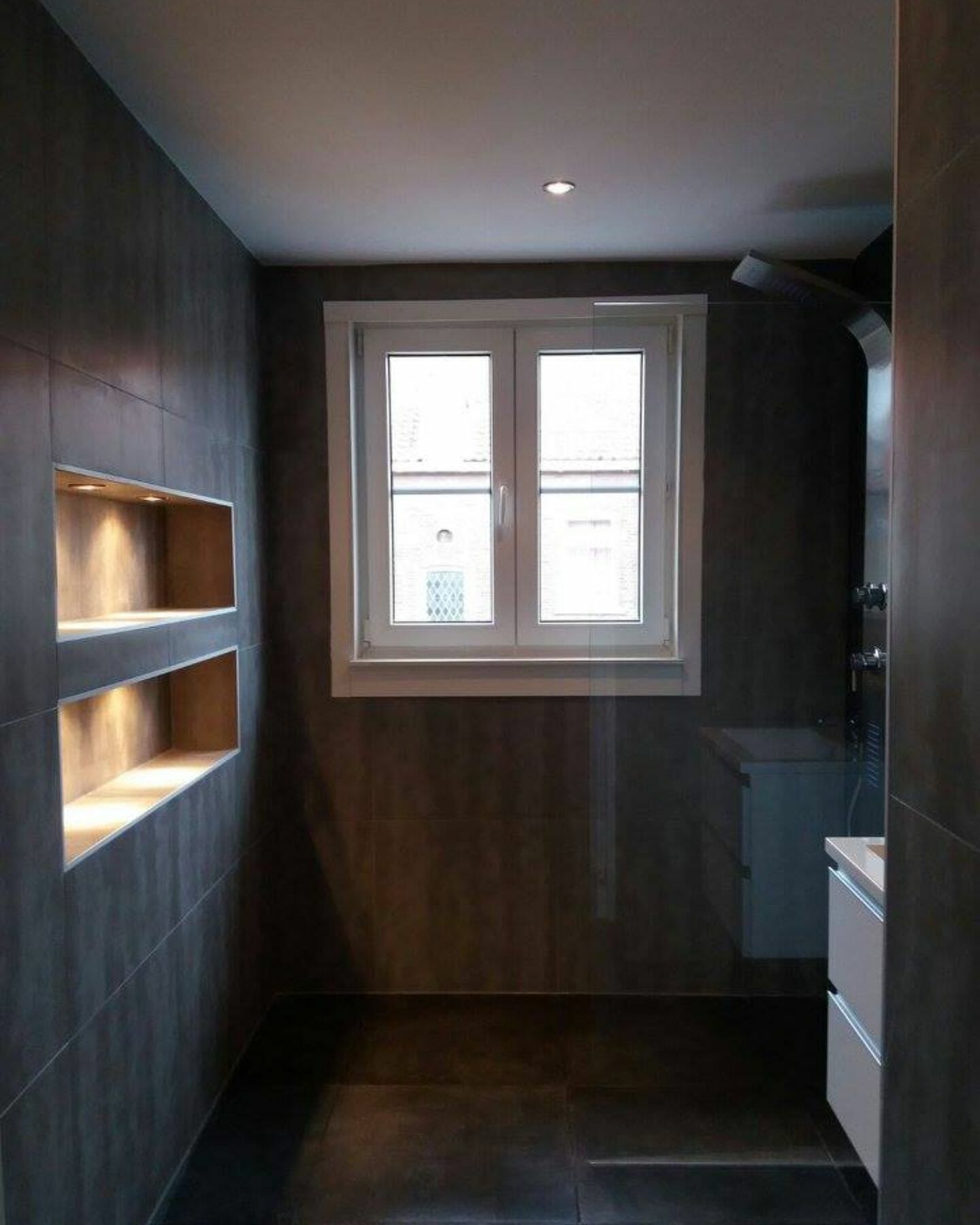 Immobilienmakler für Bad & Küche (241)