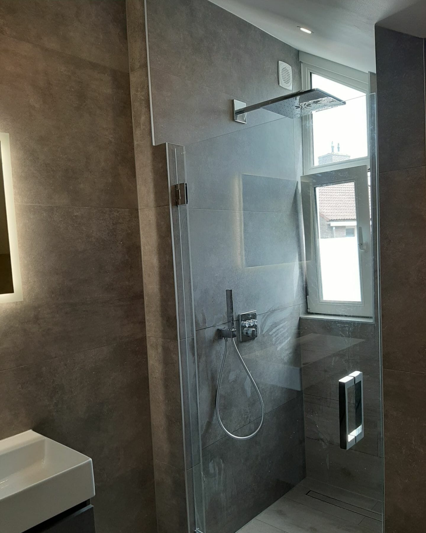Immobilienmakler für Bad & Küche (399)