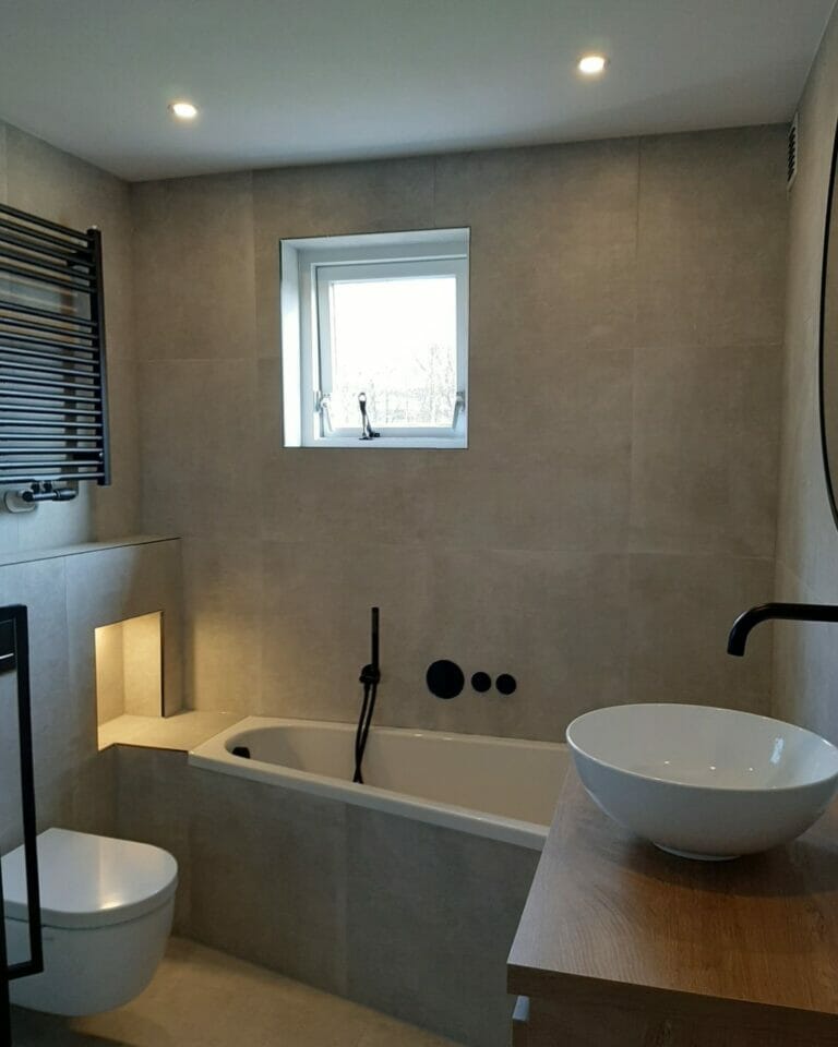 Modern minimalist bathroom with bathtub