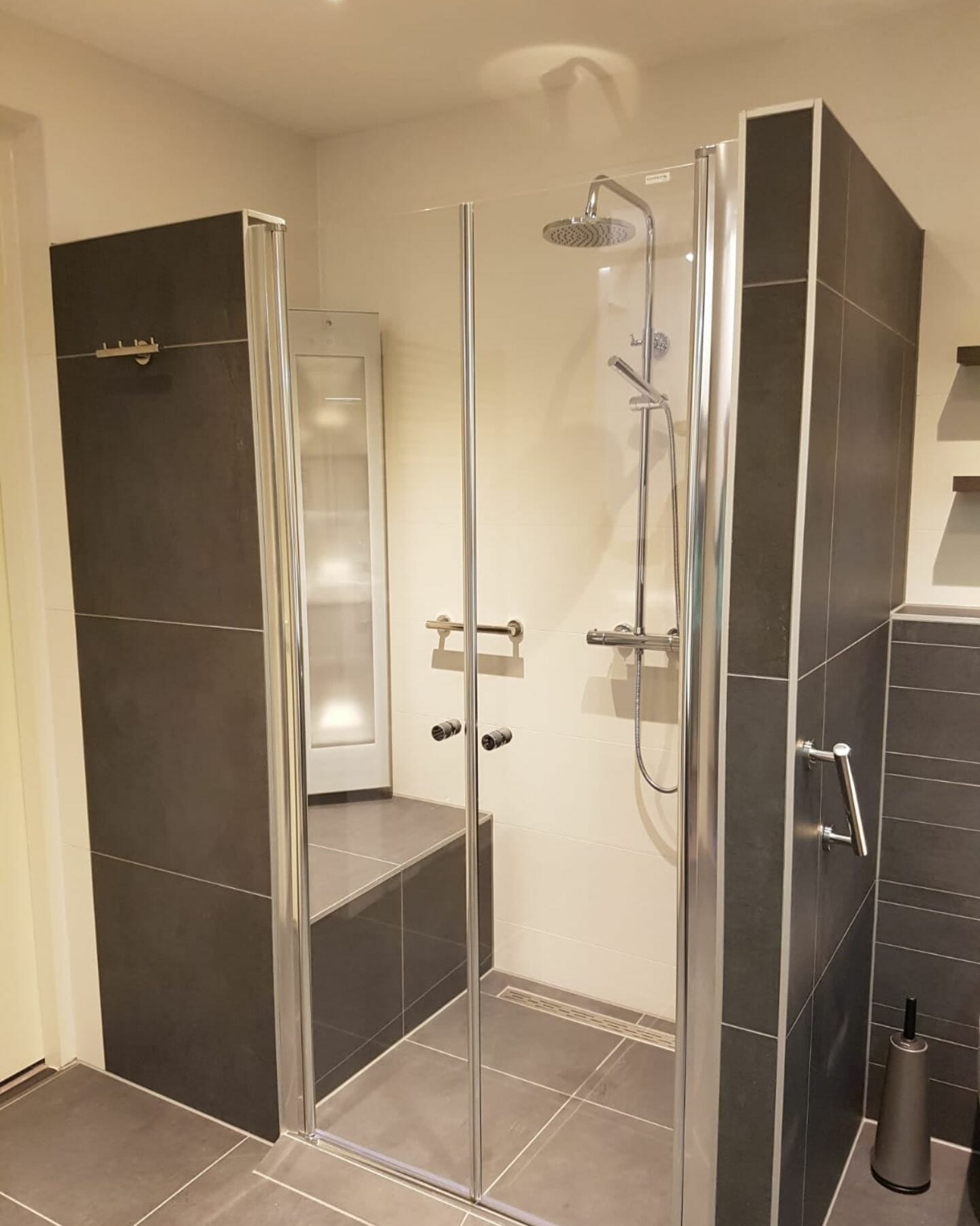 Immobilienmakler für Bad & Küche (592)