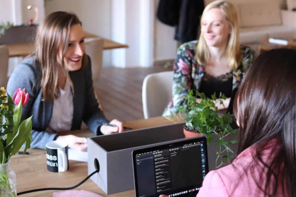 Image of Women in Engineering Scholarships: A Comprehensive Guide and The Top 20 Scholarships in the USA for Women in Engineering 