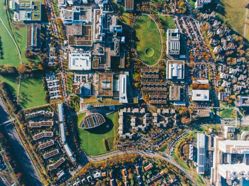 Image of How to Choose the Best College for Me in the USA in 2025? Top 12 Tips for Choosing the Best College for You in the USA in 2025