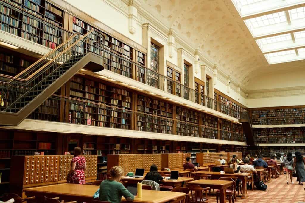 How to Get Into College with a Low GPA 10 Image of How to Get Into College with a Low GPA in the USA in 2025? A Comprehensive Guide