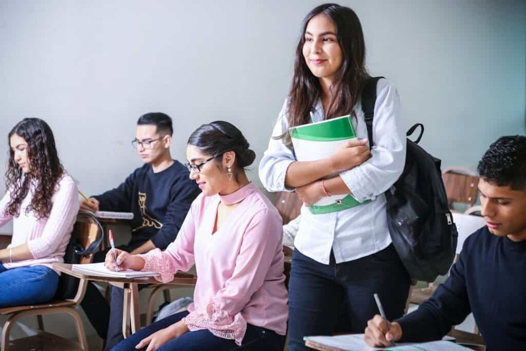 Best Fully Funded Scholarships for Pakistani Students in 2025: Application Guide, Top Tips and the Top 30 Best Fully Funded Scholarships for Pakistanis