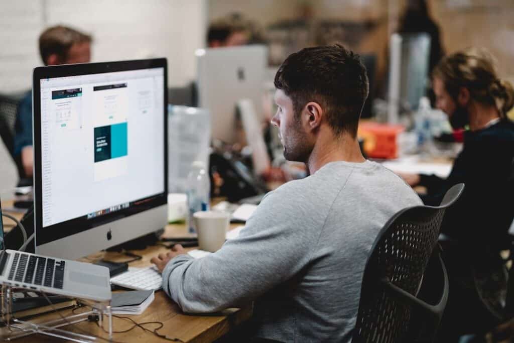 Best Fully Funded Scholarships for Pakistani Students in 2025: Application Guide, Top Tips and the Top 30 Best Fully Funded Scholarships for Pakistanis