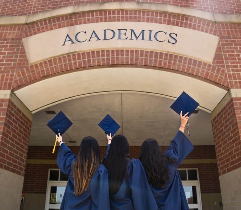 Image of Financial Aid FAFSA: Secure Funding for Your College and Graduate School Education in 2025