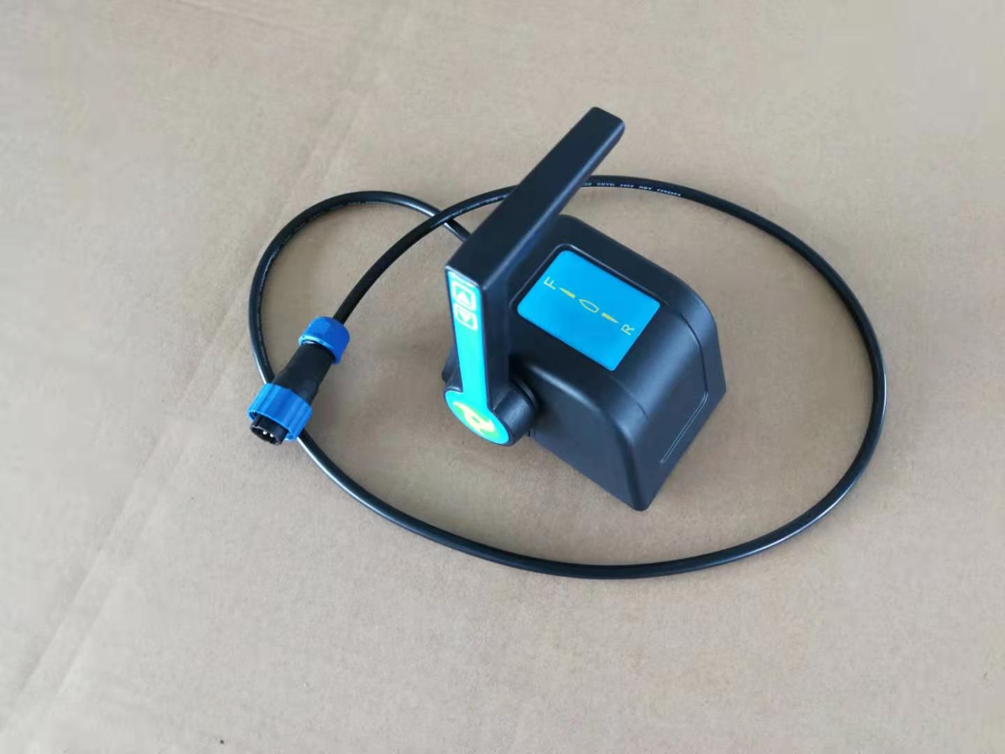 Remote throttle for remote-controlled electric outboards