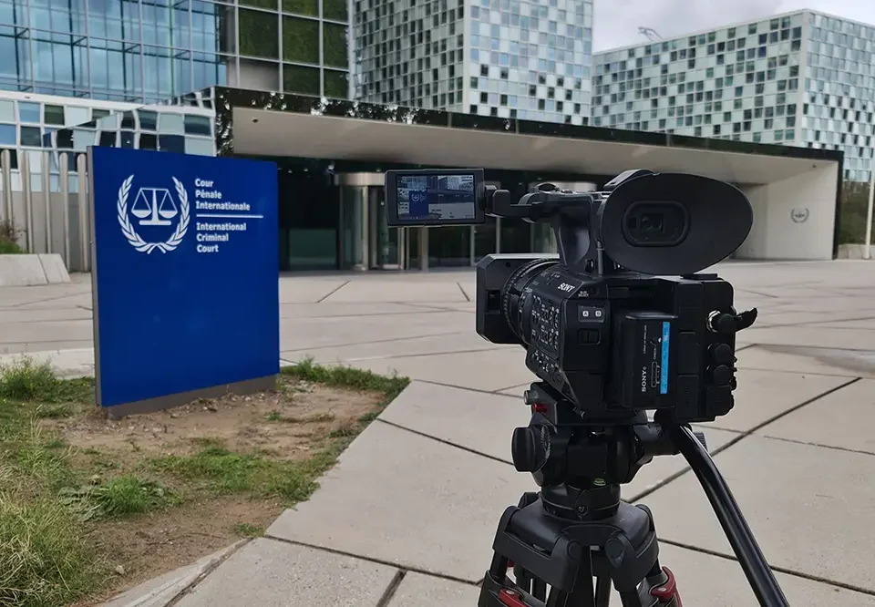 Caméraman indépendant à la Cour pénale internationale