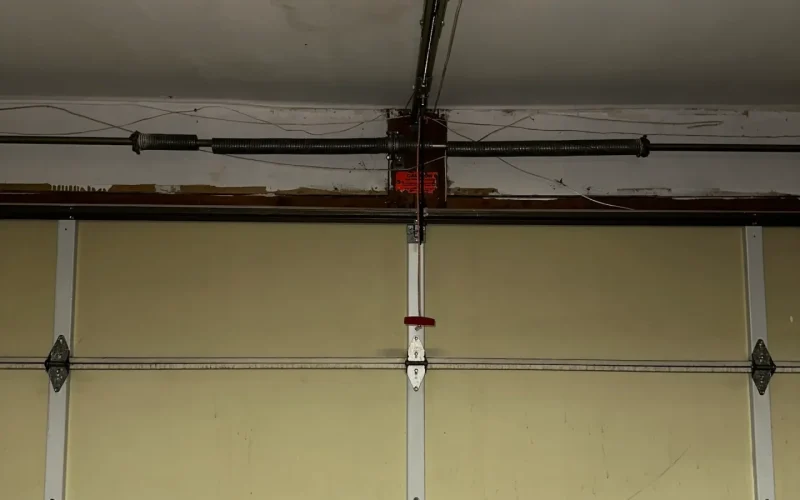 A beige, a garage, which has