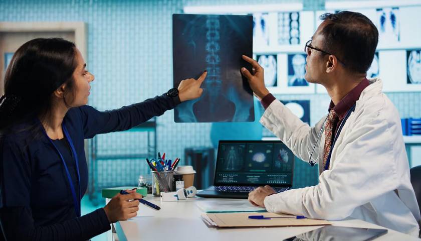 नारनौल में पीठ दर्द का इलाज