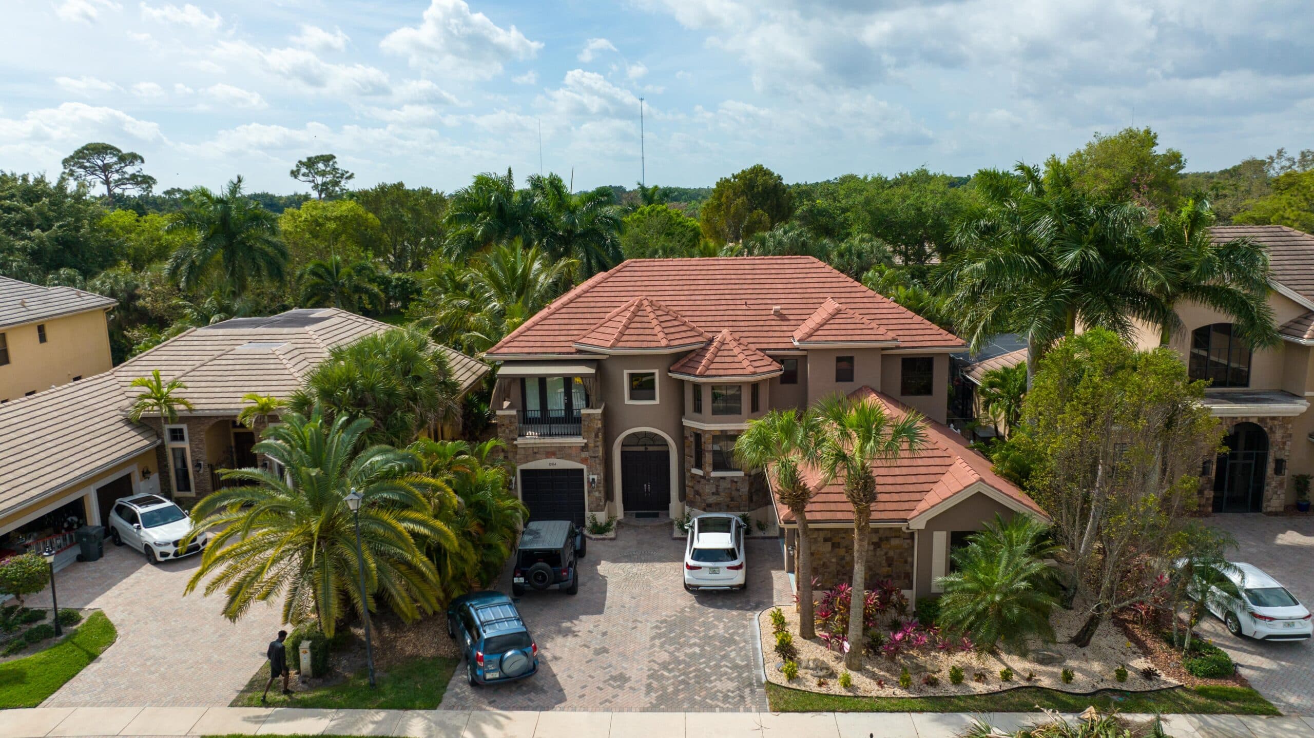 Residential Real Estate Exterior Drone Shoot in Lake Alfred Florida USA by Flymore Drone Services