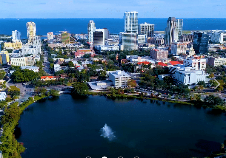 Fotografía aérea con drones de bienes raíces en Florida por Communicasting