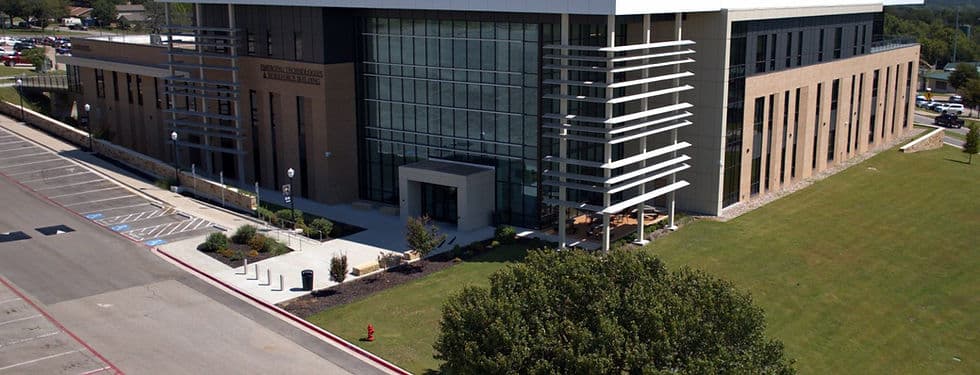 Impresionante fotografía con drones de bienes raíces comerciales en Texas por Overhead Perspectives