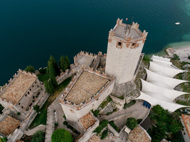 pexels-mikhail-nilov-8431103