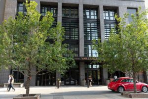 4RMhkHQsmAibFwU6qiQf_Hotel_Van_Zant_Exterior-1735366166