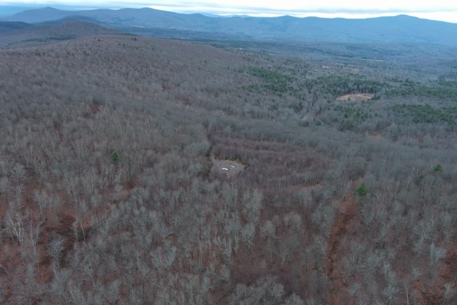 Impresionantes vistas aéreas de terrenos y edificios