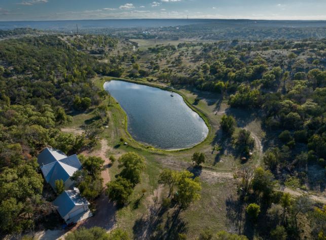 Fotografía aérea inmobiliaria en kansas por AnDRONErson Aerial Imagery