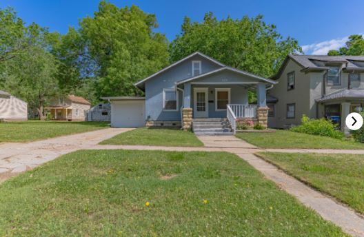 Bienes raíces de plata por AB Photo