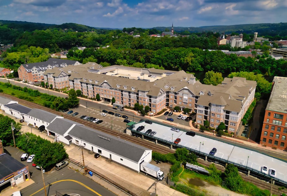 Fotos aéreas de bienes raíces residenciales en Weston por Beyond All Drones