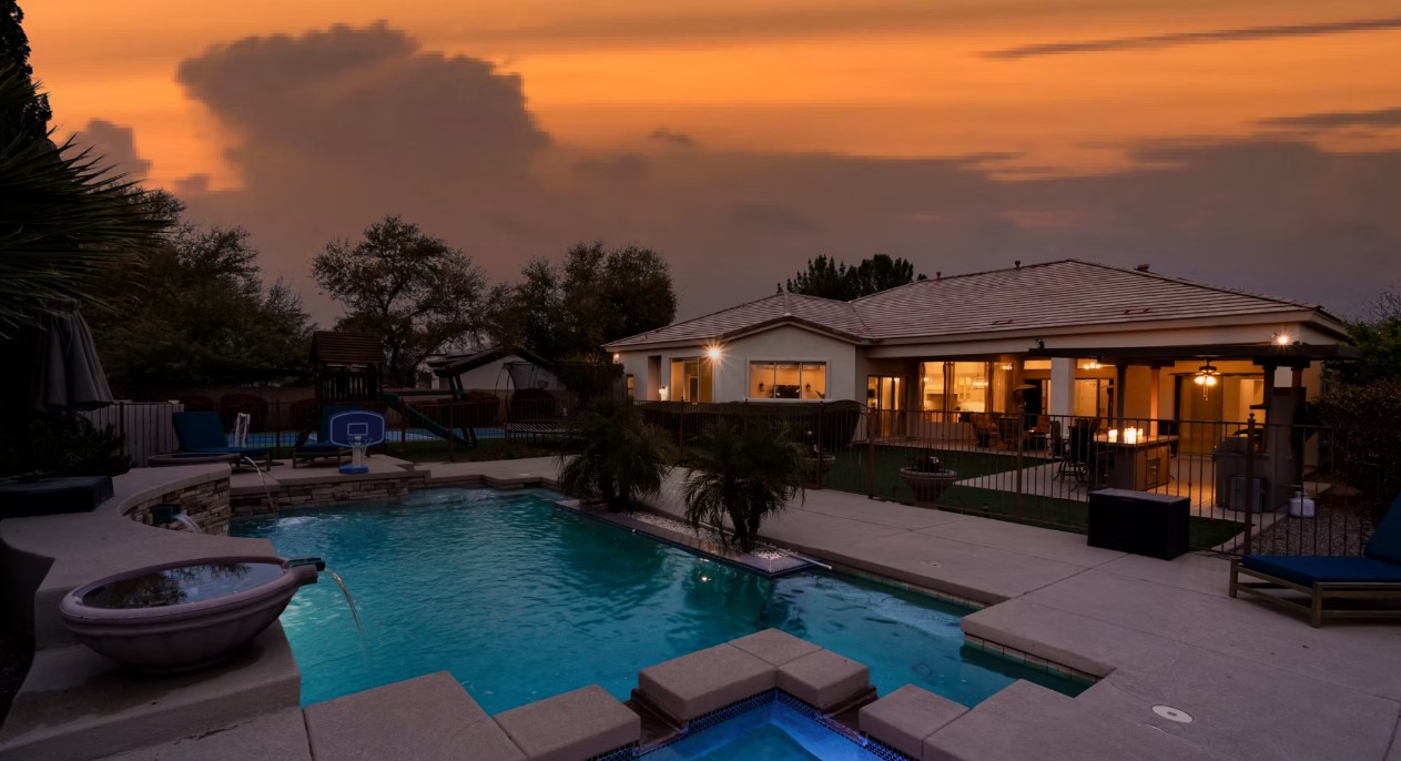 Sereno atardecer: un vibrante cielo crepuscular