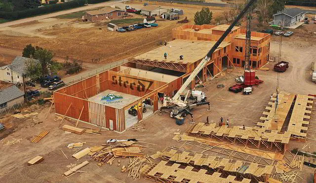 Fotografía de construcción en Montana por iFlyBigSky