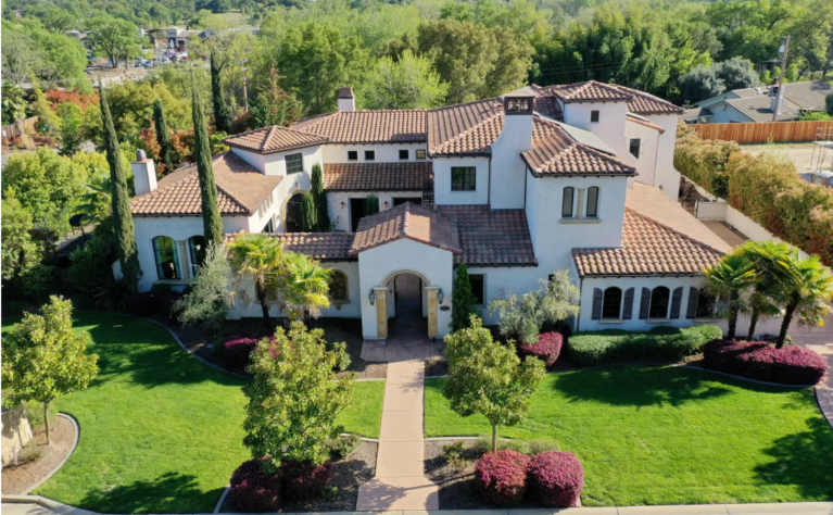 Servicios de drones inmobiliarios residenciales en California por Soper Aerial Imaging