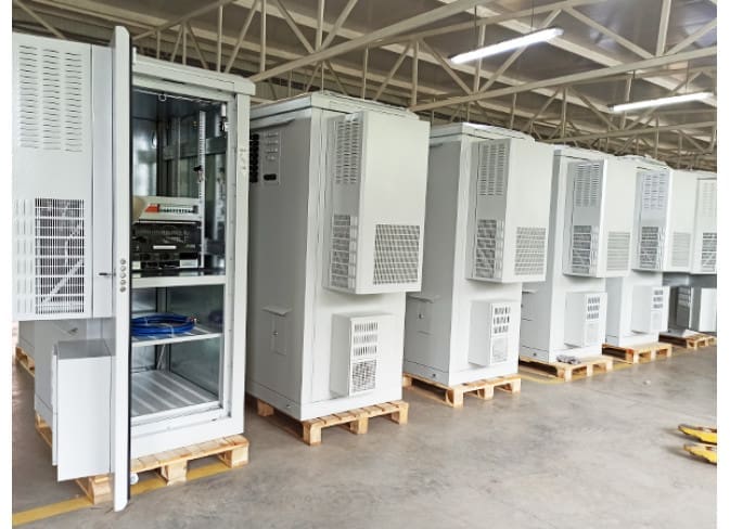 Preventing Soil Adhesion on Telecom Infrastructure by Optimizing Sliding Angle