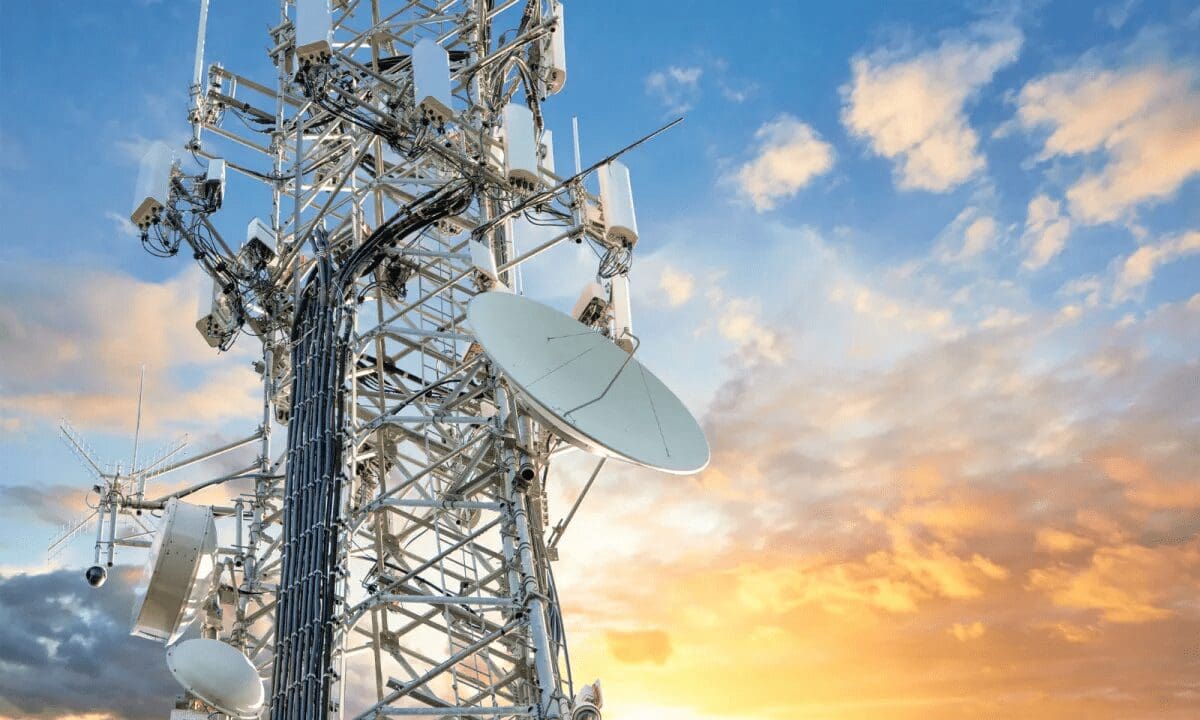 Antenna Performance Optimization Using Optimized Surface Coatings