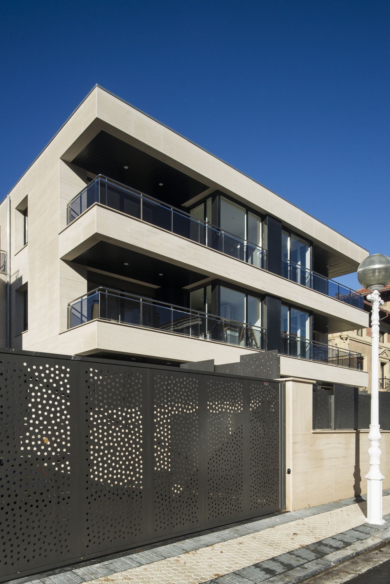 Fiark - 6 etxebizitza Infanta Beatrizen 16 4