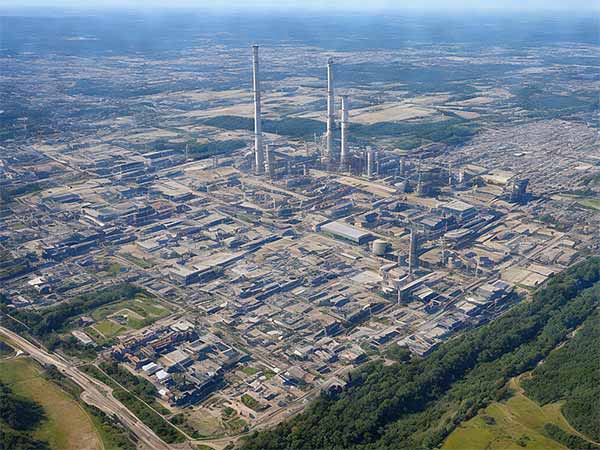 Luftaufnahme eines, umgeben von