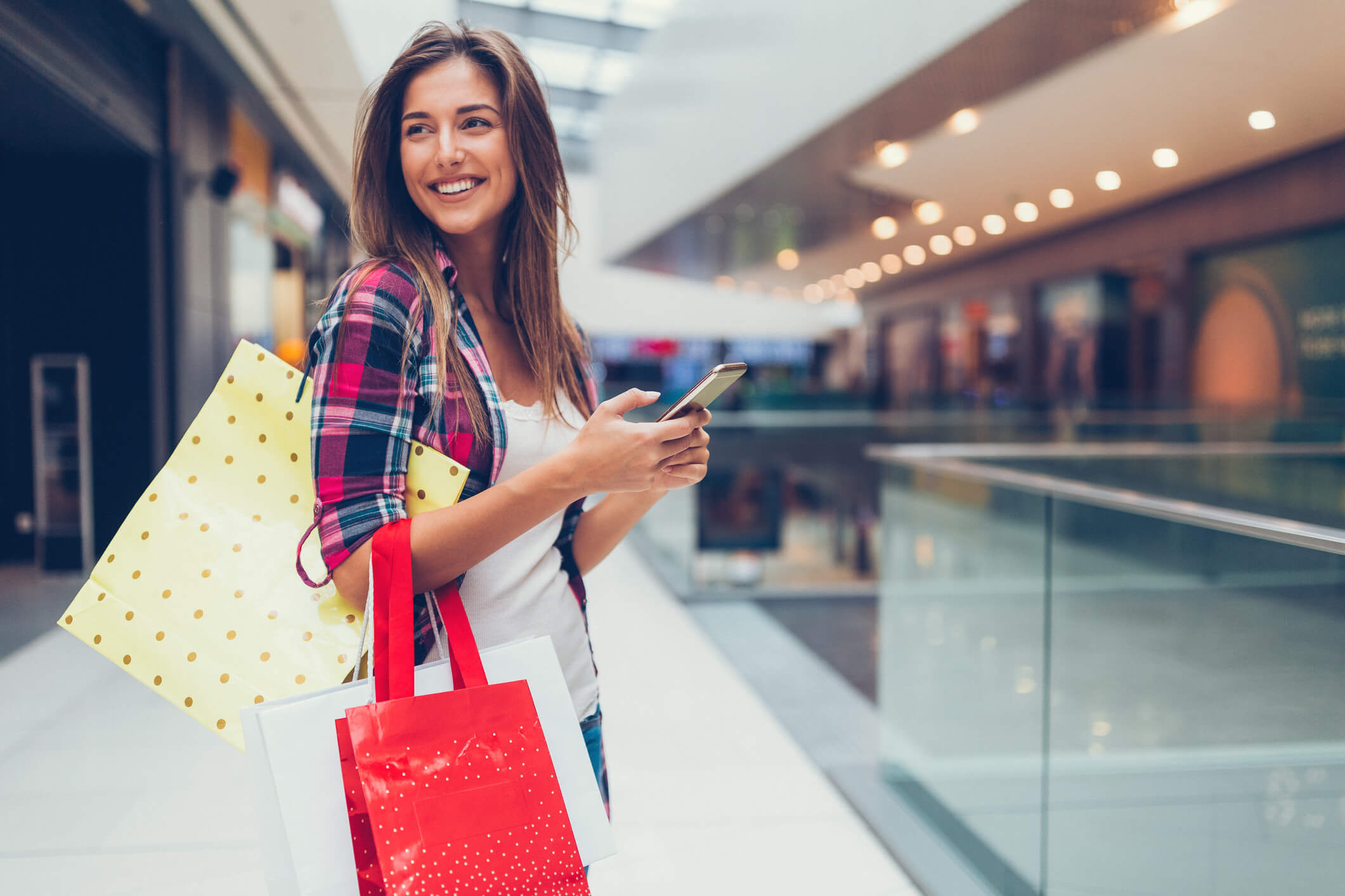 Woman enjoying the day in the shopping mall