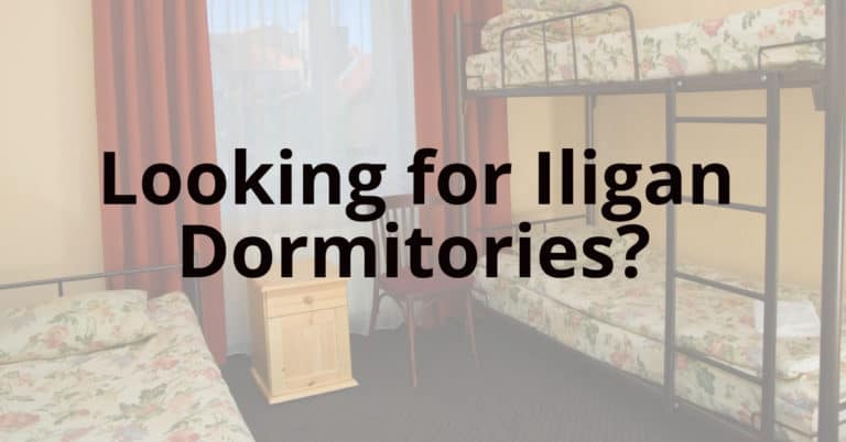 Text over image ng isang dorm room sa Iligan City na may dalawang kama at isang bunk bed.