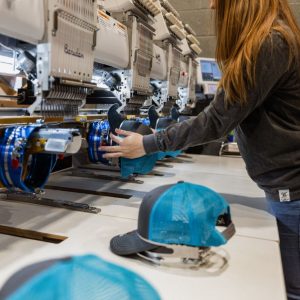 Máquina profesional de serigrafía en Holman Needle & Ink