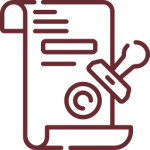 Contorno burdeos de un documento inscrito con líneas de texto, símbolo de copyright y sello, sobre fondo claro. Representa Cursos para Centros.