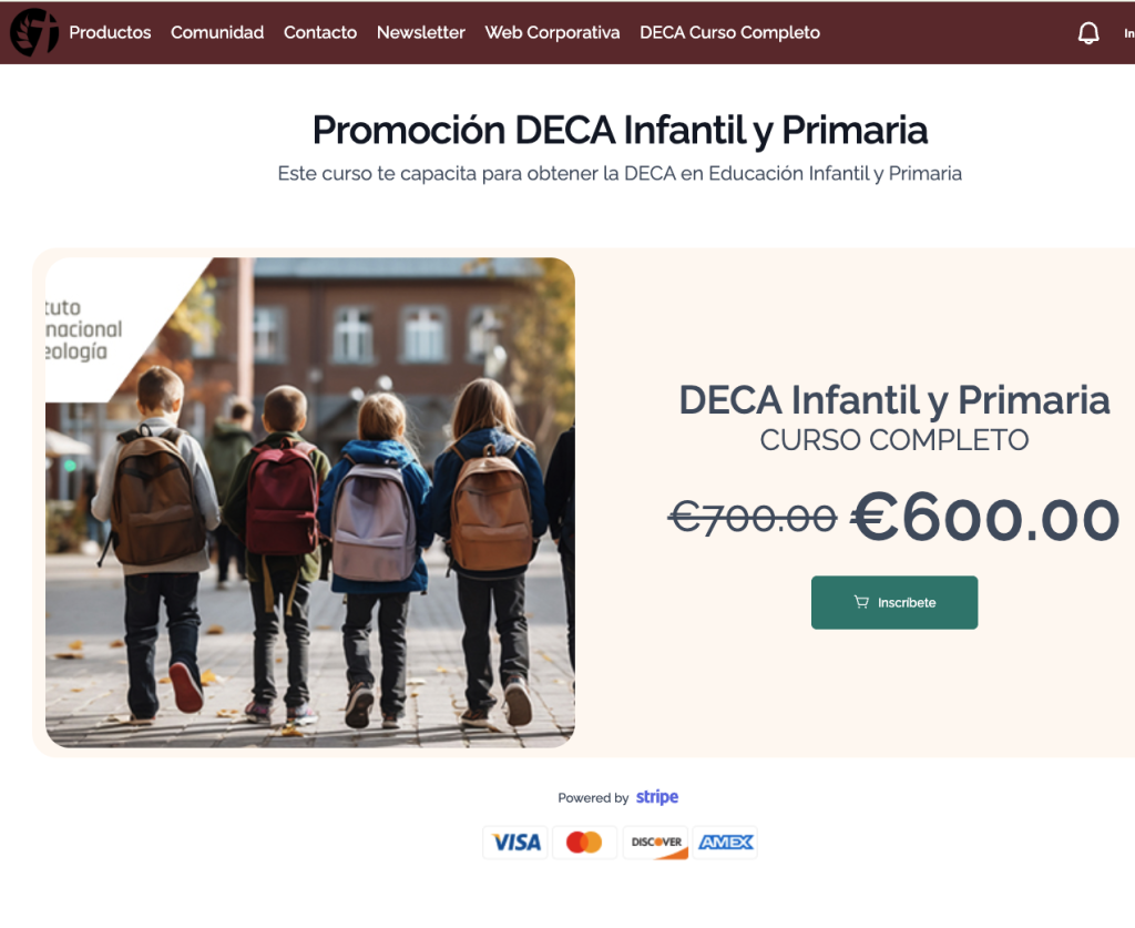 Captura de pantalla de un sitio web que ofrece el curso DECA online para niños, con cuatro alumnos caminando. Precio reducido a 600 €. Se aceptan pagos VISA, MasterCard y Amex.