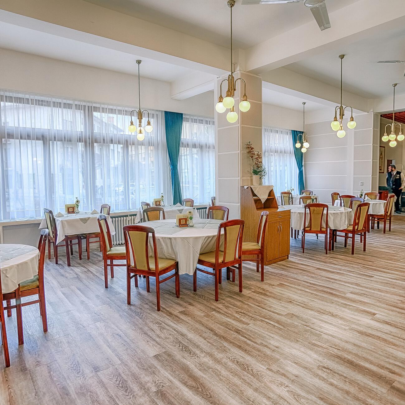 Restaurace Hotel Jalta | Lázně Piešťany