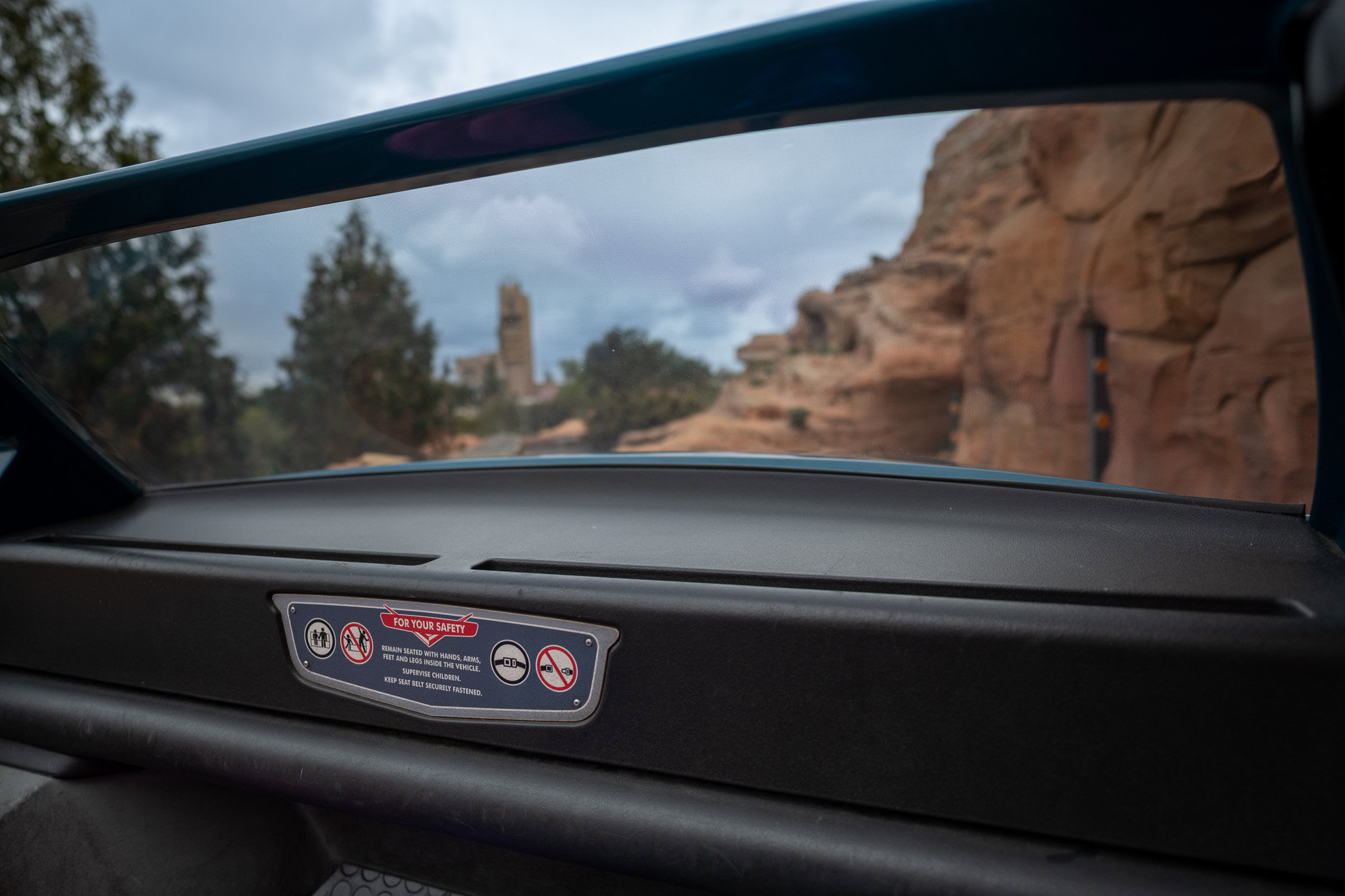 Outdoor desert scene from Radiator Springs Racers with a view of the mountains.