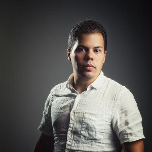 Foto biográfica profesional de Raúl Colón