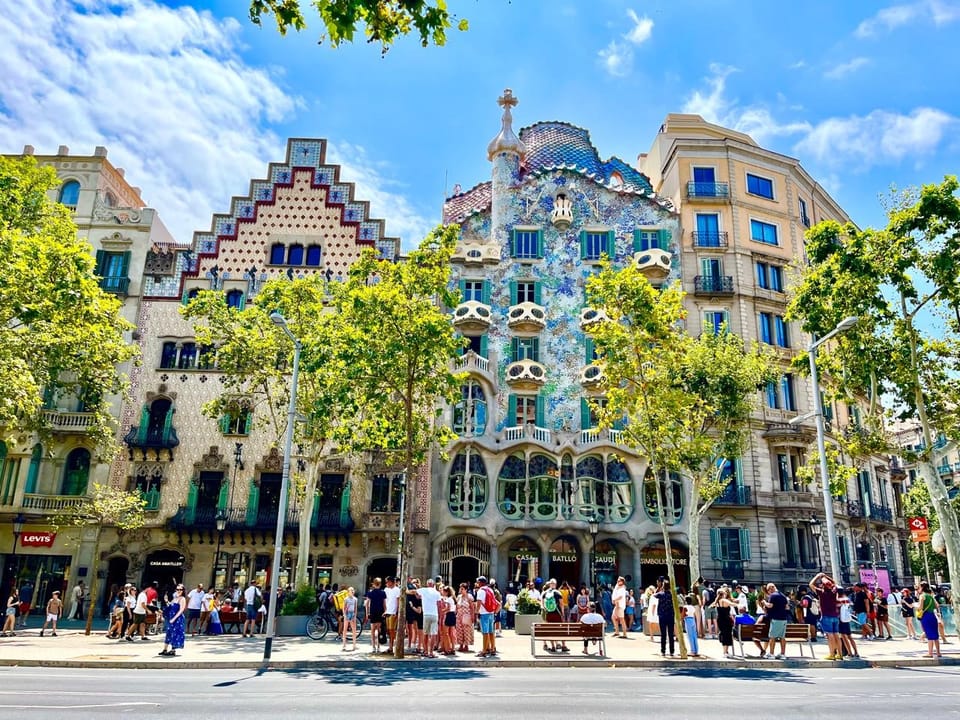 "Barcelona és bona si la bossa sona". Reflexiones sobre las razones y consecuencias de la financiarización turística de la ciudad.