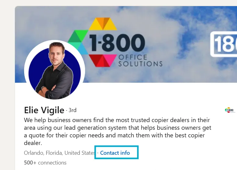 El botón Información de contacto en el perfil de Linkedin