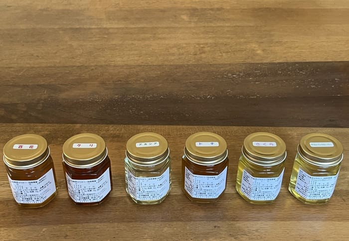 Ang assortment ng pulot ng Yatsugatake Kogen ay perpekto bilang isang set ng regalo.