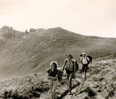 une sente assez sauvage qui ….