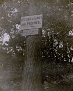 D’accueillants écriteaux